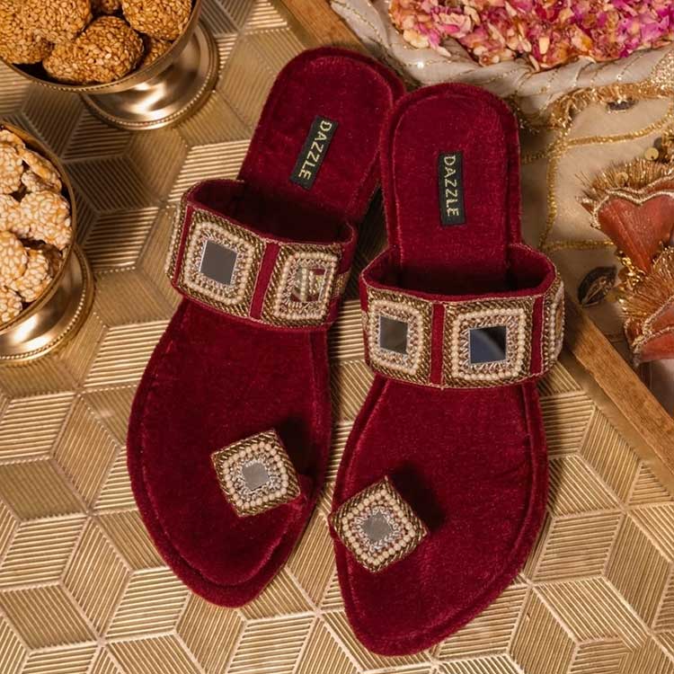 Aina-e-Zeenat (Maroon)