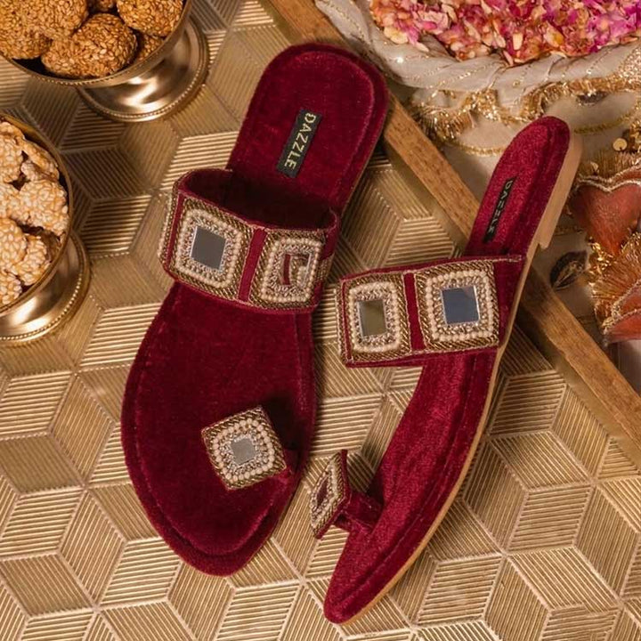 Aina-e-Zeenat (Maroon)