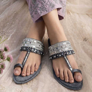 Adaa (Grey)