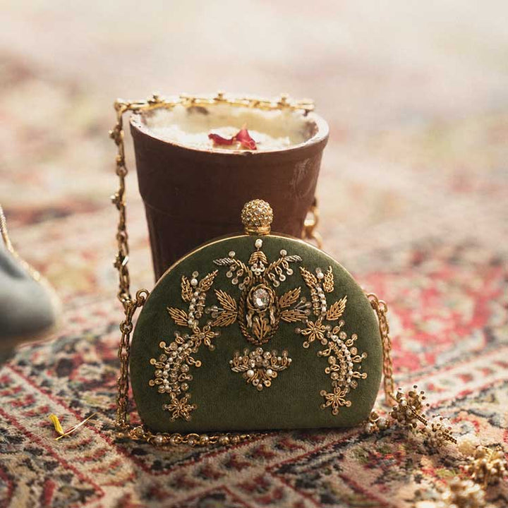 Mahzadi (Clutch)