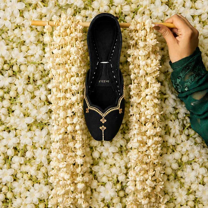 Musfirah (Black)