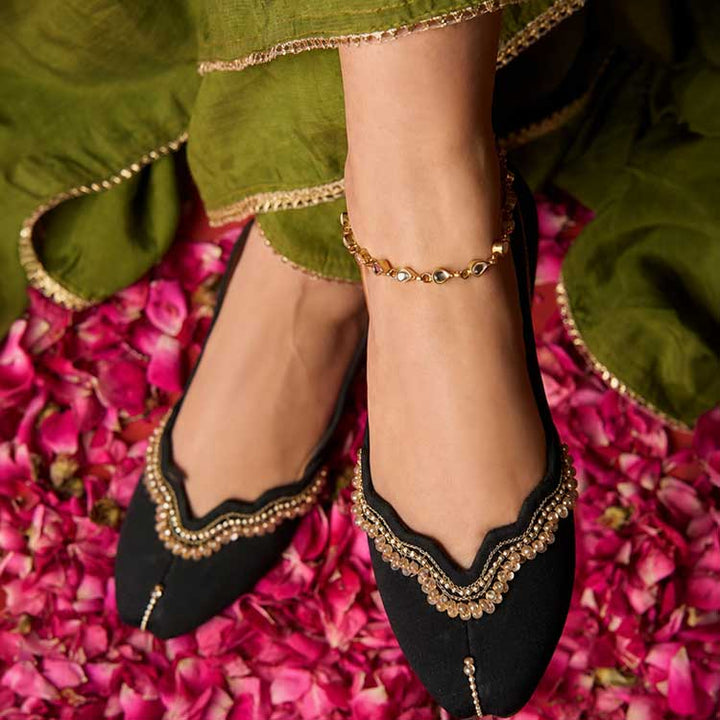 Sunehri Reet (Black)
