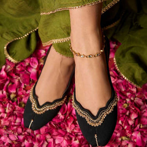 Sunehri Reet (Black)
