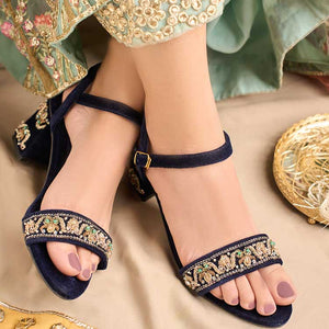 Mumtaz Jaan - Dazzle by Sarah