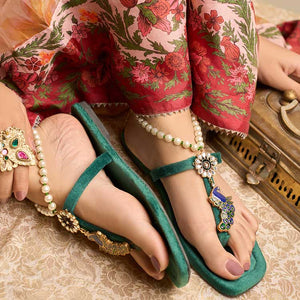 Husna-e-Jahan (Sandals)
