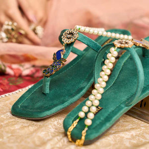 Husna-e-Jahan (Sandals)
