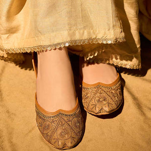 Nazaakat (Camel Brown)