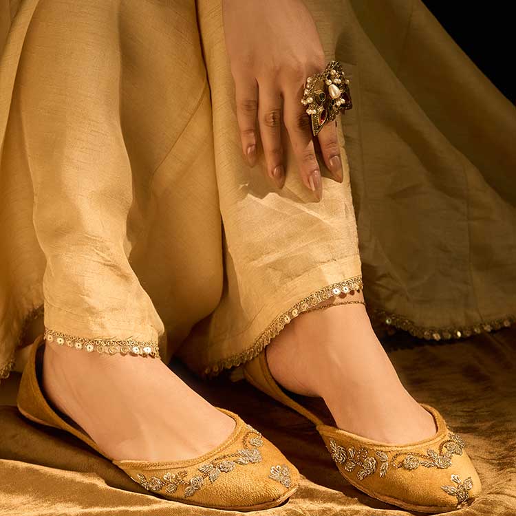 Jennifer (Brown) - Dazzle by Sarah