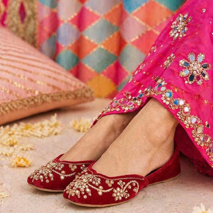 Zar-e-Gulabi