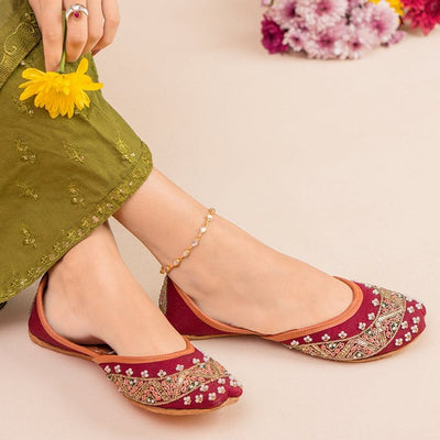 Adele Maroon-Khussa-kolhapuri-dazzle-by-sarah